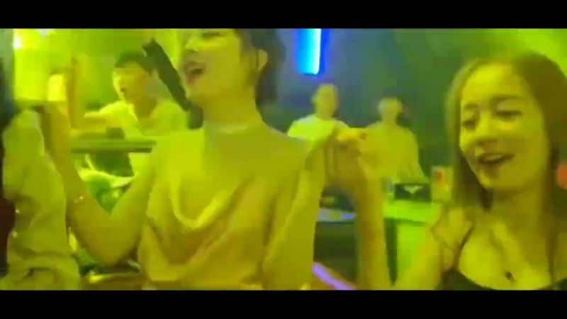 Phản ứng khi Trần Huyền Châu lộ clip